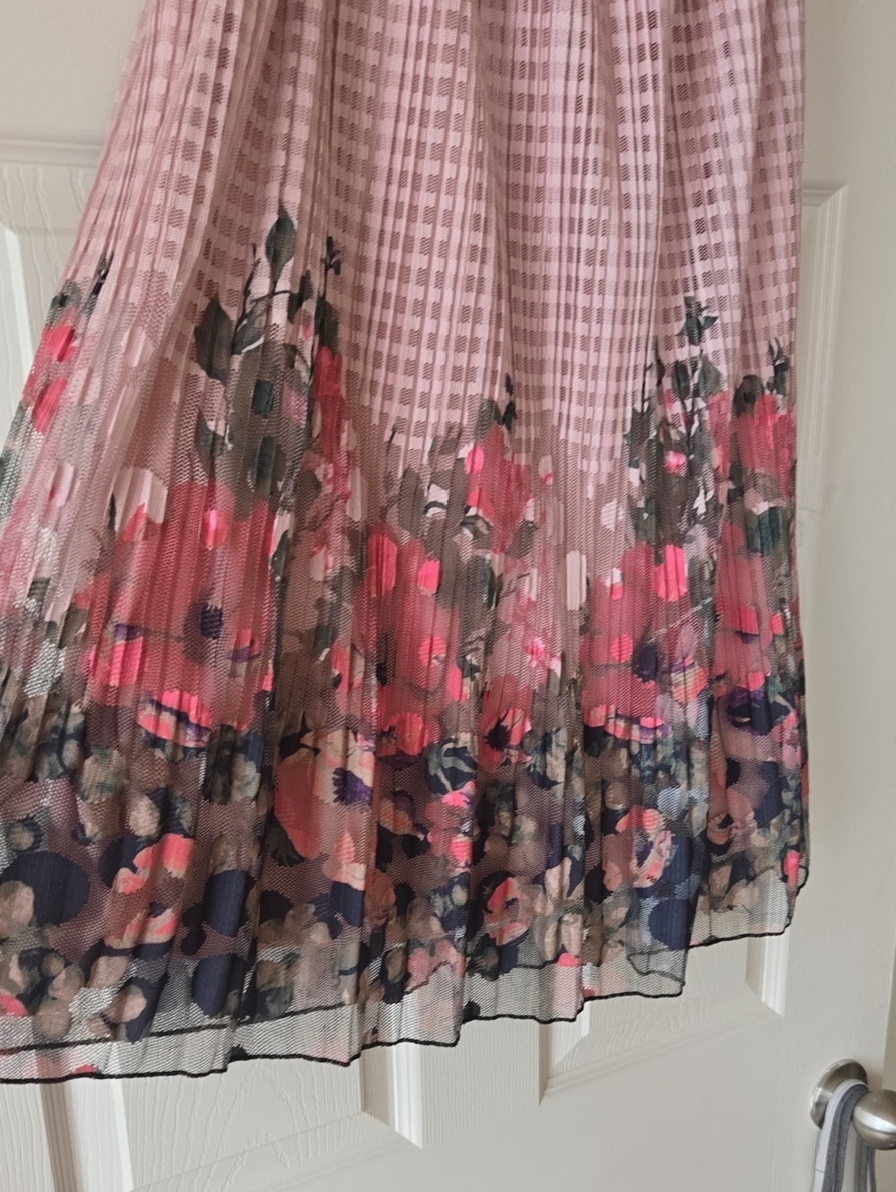 Metro Wear Pink Floral Pleated Midi Skirt - Picture 3 of 5